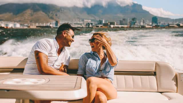 Tips for using investment accounts to create consistent passive income in the US