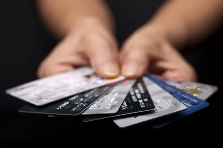 How to choose a credit card in South Africa