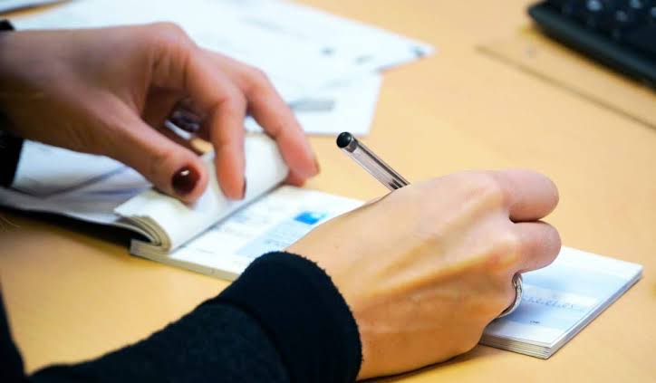 Vantagens e desvantagens do cheque especial! Como funciona?
